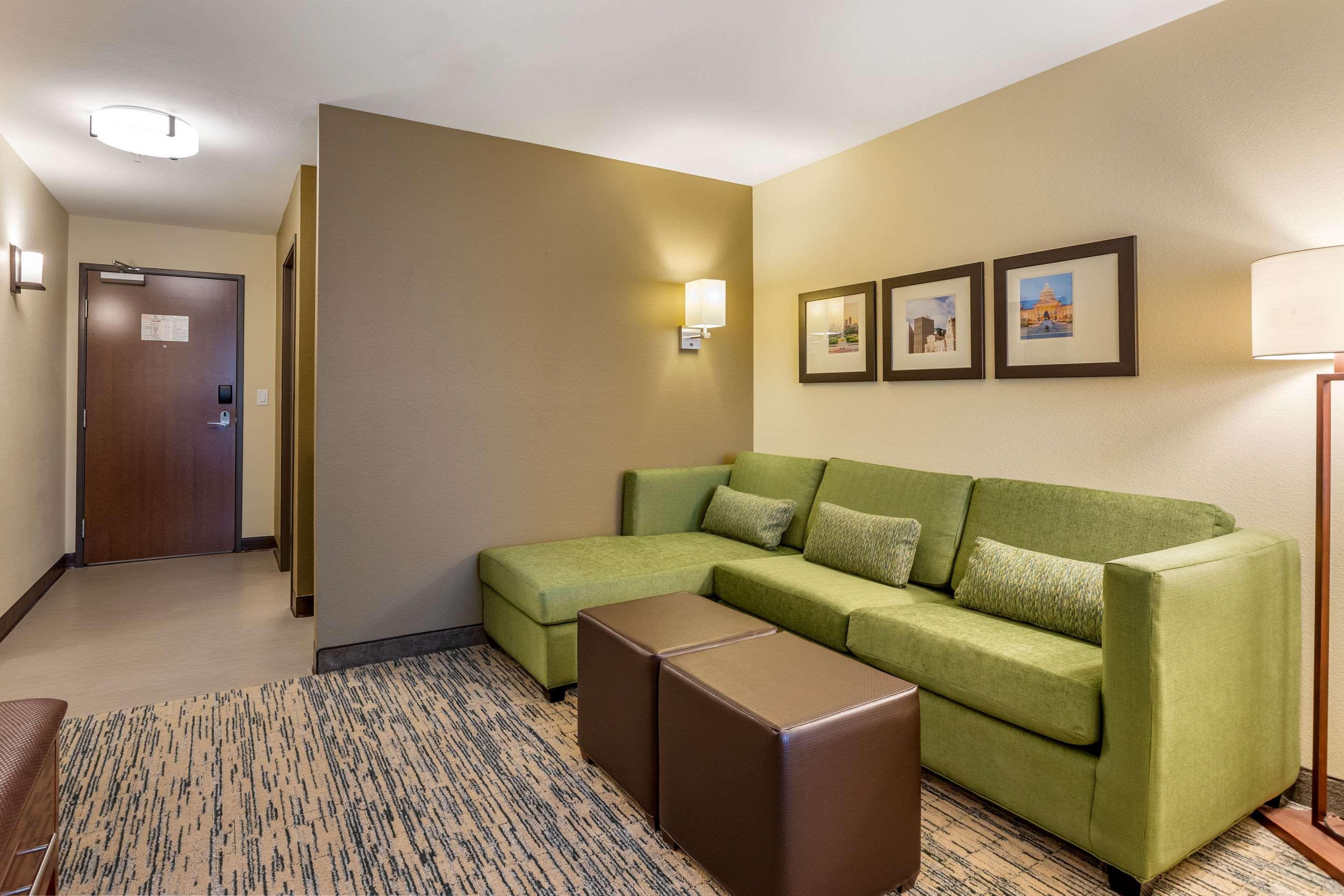 Comfort Inn & Suites Уест Де Мойн Екстериор снимка