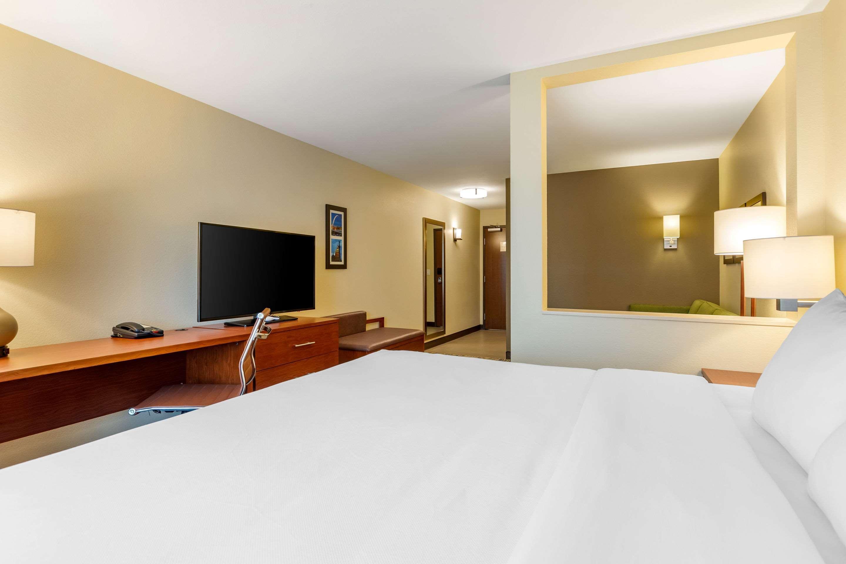 Comfort Inn & Suites Уест Де Мойн Екстериор снимка