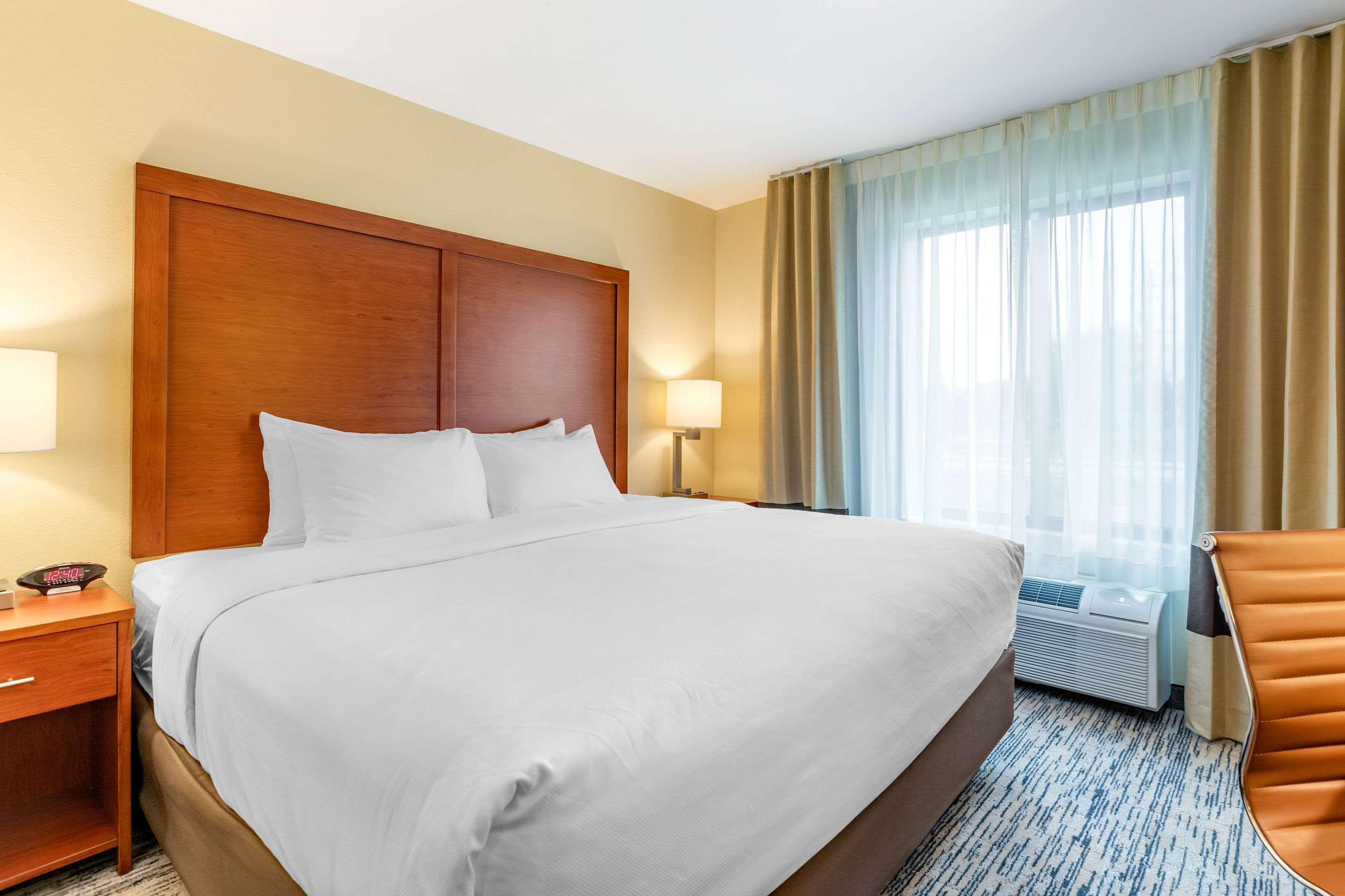 Comfort Inn & Suites Уест Де Мойн Екстериор снимка