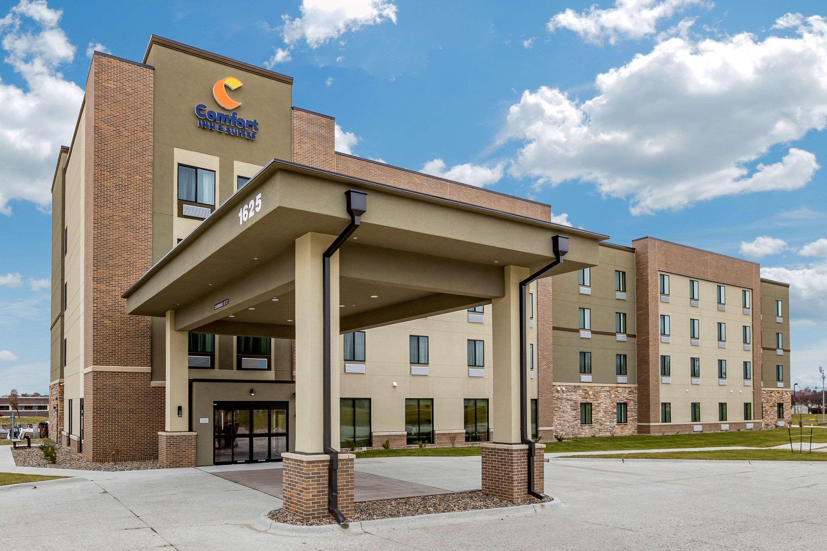 Comfort Inn & Suites Уест Де Мойн Екстериор снимка
