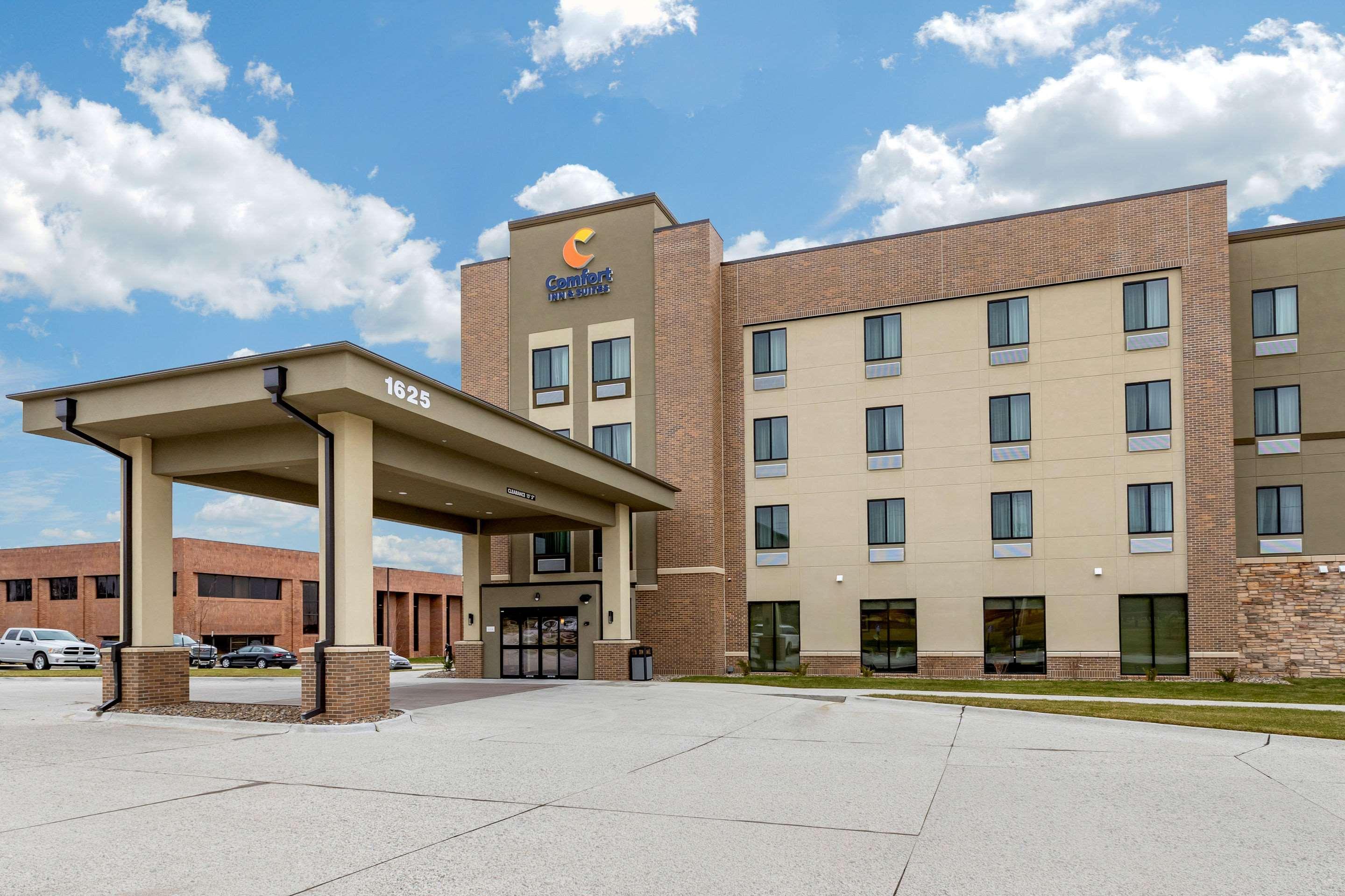 Comfort Inn & Suites Уест Де Мойн Екстериор снимка